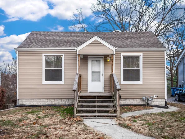 1228 Constance St, Collinsville, IL 62234