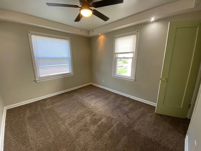 927 Davies Ave — Photo 10