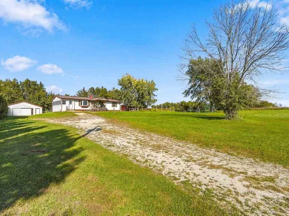 12039 Wright Rd, La Porte City, IA 50651