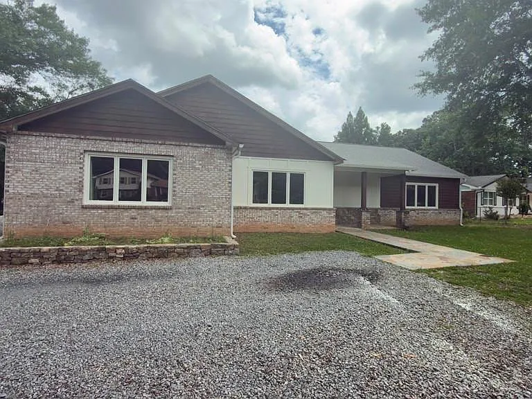 2909 Jones Mill Rd — Photo 1