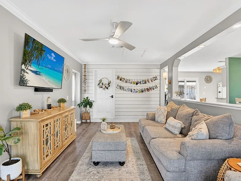 425 Via Valencia Ct — Photo 38