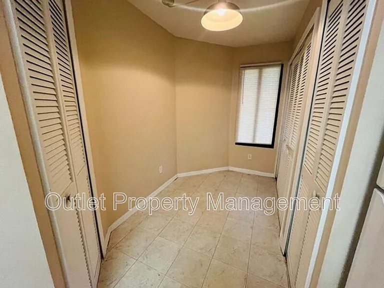 2282 Grenwich Ave #2282 — Photo 7