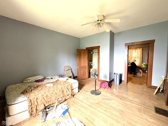 4th image of 2 W Garfield Ave