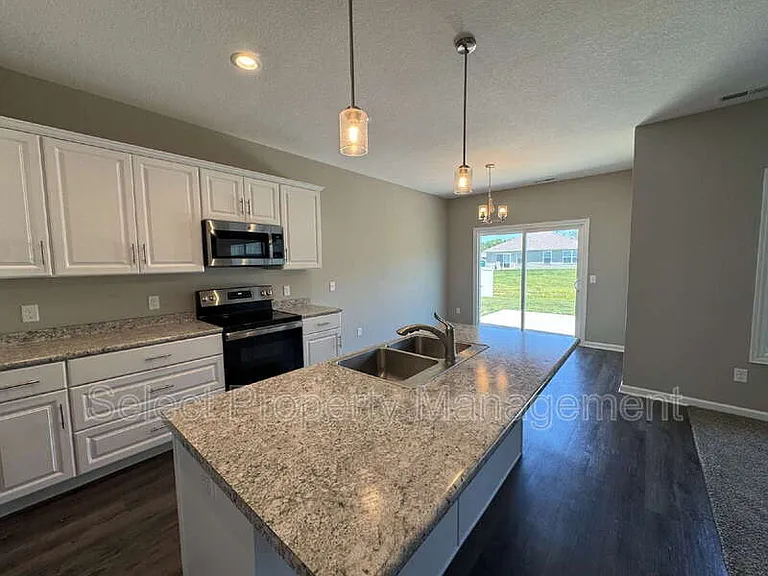 4722 Whittlebury Dr — Photo 8