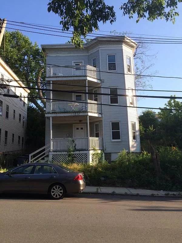 3 bed, 1100 sqft, $3,600 — Photo 1