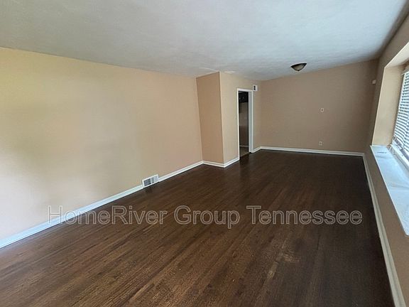 5th image of 307 Byron Dr
