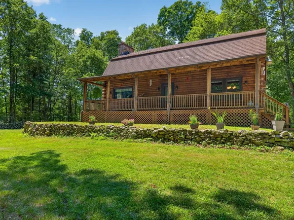 82 Hornbine Rd, Rehoboth, MA 02769