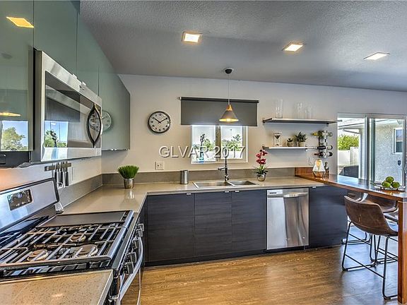 5th image of 3902 Chinchilla Ave