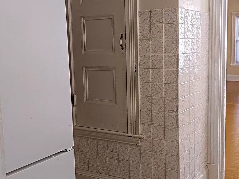 52 Crescent Ave #1 — Photo 16