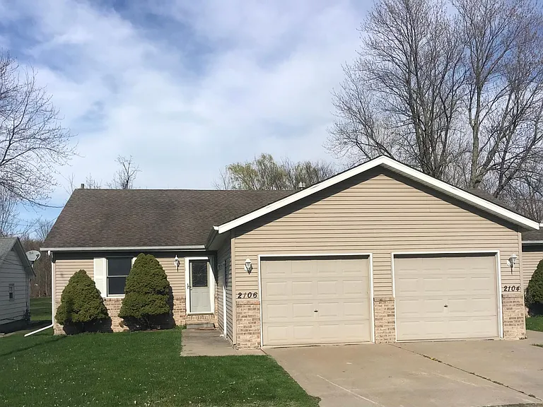 2104 Marchon Dr — Photo 2