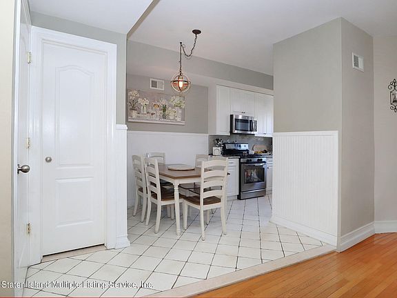 5th image of 18 Harbour Ct