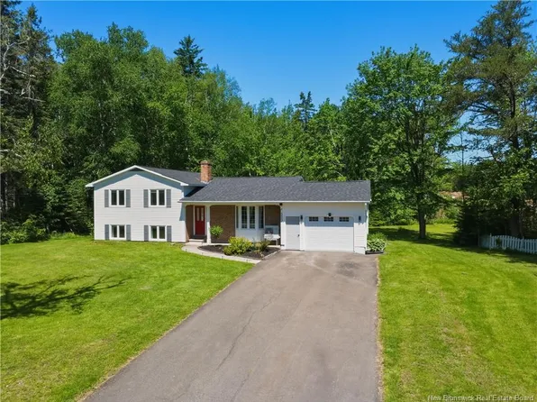 333 Charles Lutes Rd, Moncton, NB E1G 2R8