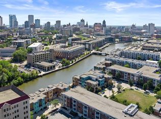 1820 N Cape St UNIT 303, Milwaukee, WI 53212