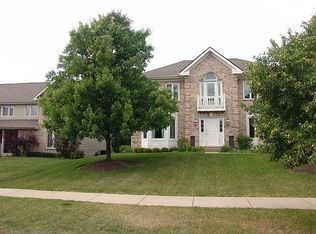 440 Foxford Dr, Buffalo Grove, IL 60089