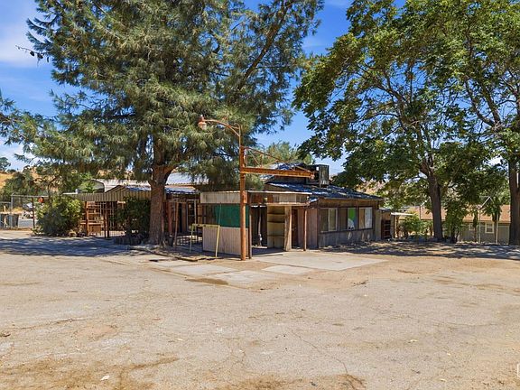 3rd image of 1 Lakeview Dr