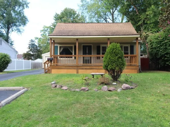 212 Lynhurst Ave, North Syracuse, NY 13212