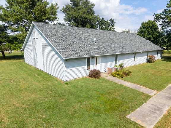 2nd image of 321 Country Club Rd