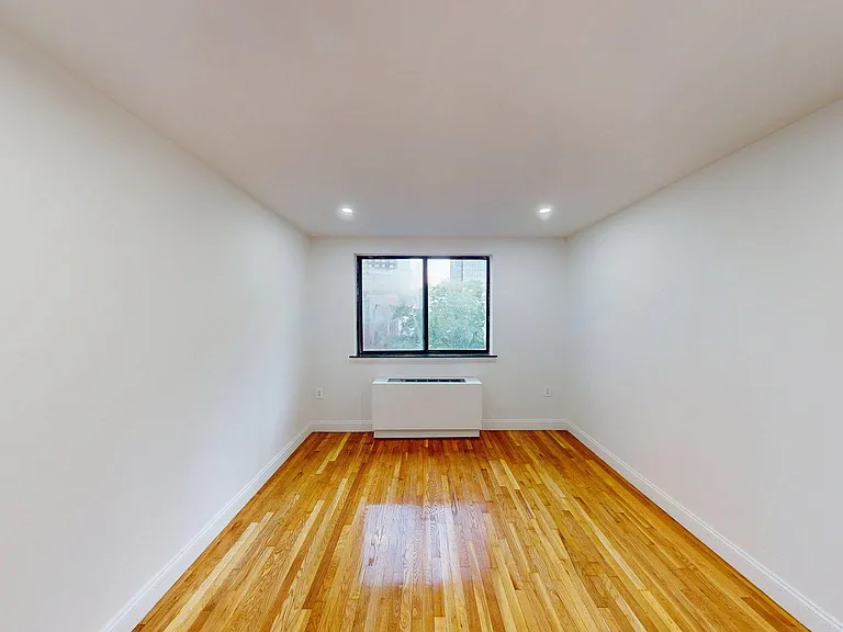 433 W 43rd St #5D — Photo 7