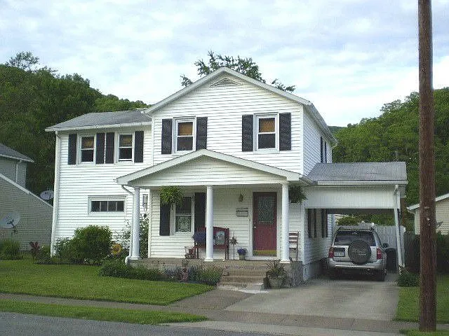 24 Cherry St photo 1