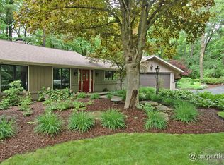 112 River Dr, Trout Valley, IL 60013