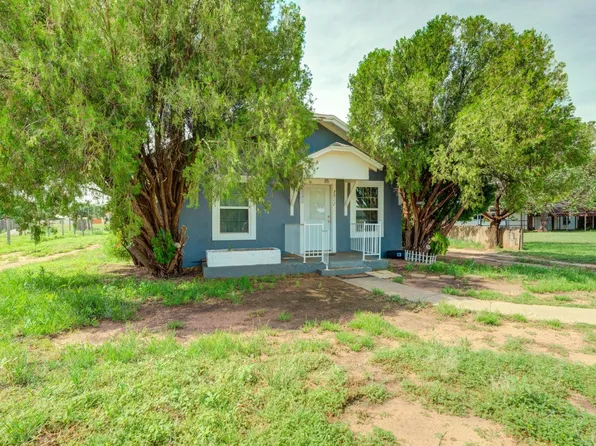 2017 S 1st St, Tahoka, TX 79373
