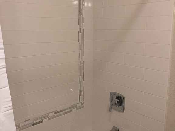 4th image of 1603 SE Taggart St APT 3