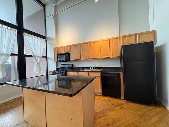 3rd image of 2015A Grand Ave #125A