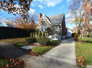 85-37 Chelsea St, Jamaica Estates, NY 11432
