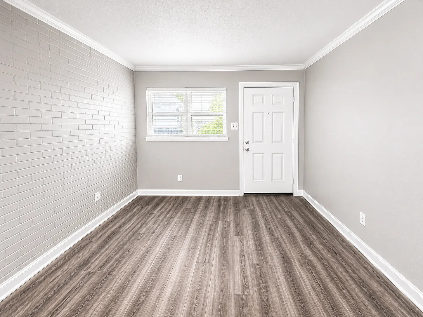 Spanish Cove Apartments — Photo 2