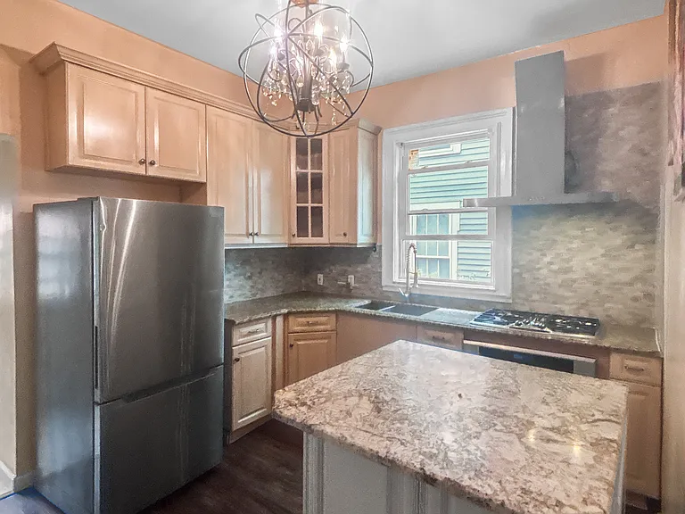 630 Kossuth St #1 — Photo 16