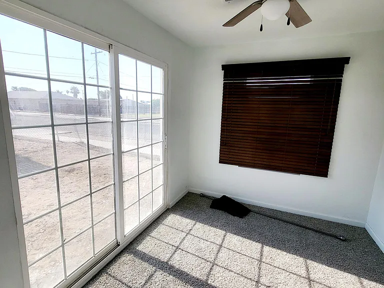 2306 S Walnut Ave — Photo 12