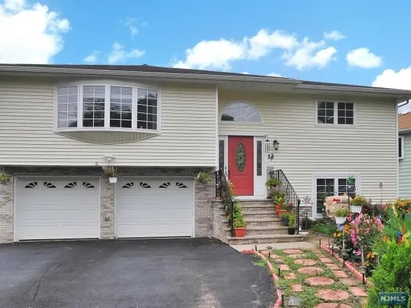 13 Brookside Ave, Elmwood Park, NJ 07407
