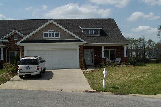 1st image of 113 Charleston Pl