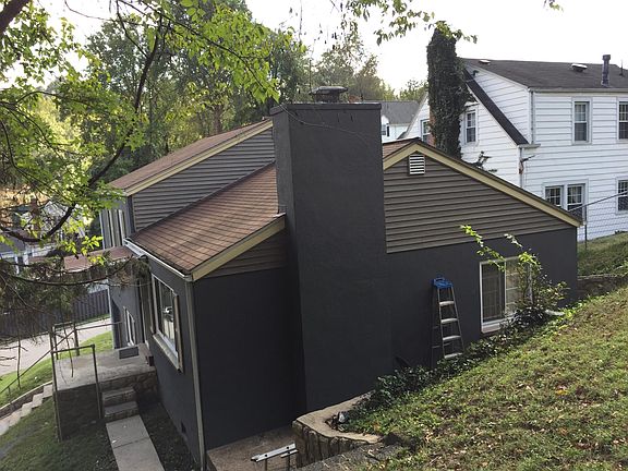 4th image of 320 Karen St