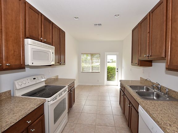 4th image of 2178 SE Grand Dr