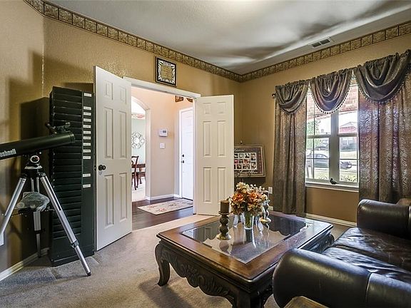 5th image of 2715 Pinnacle Dr