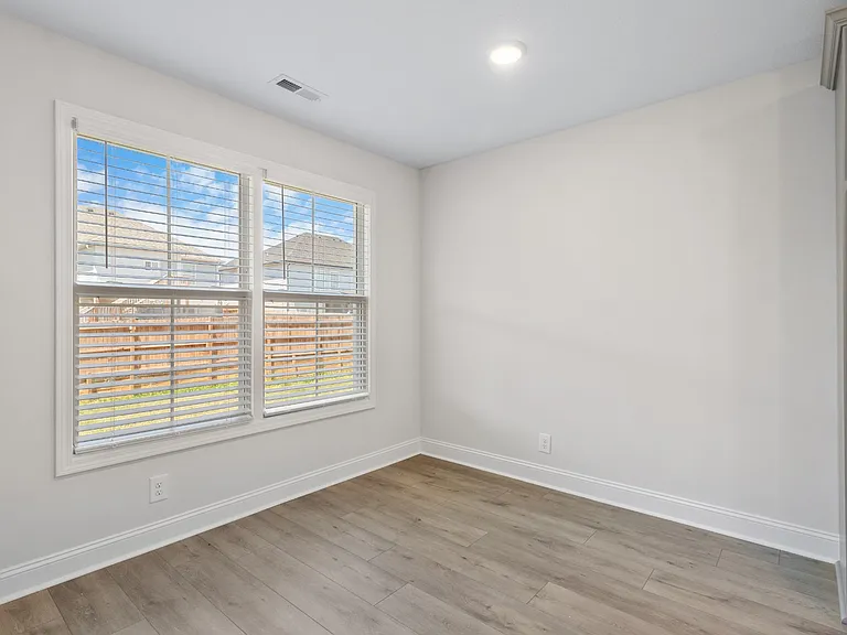 1402 Dan Brown Dr — Photo 21