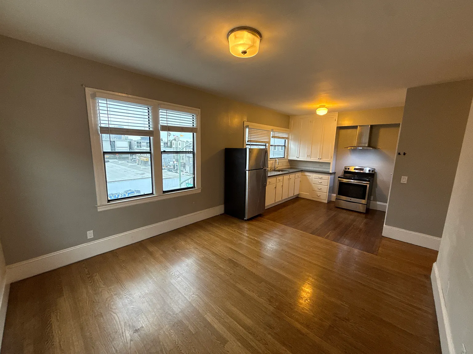 1 bed, 575 sqft, $1,900 — Photo 3