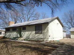 632 S 6th St, Fairfax, OK 74637