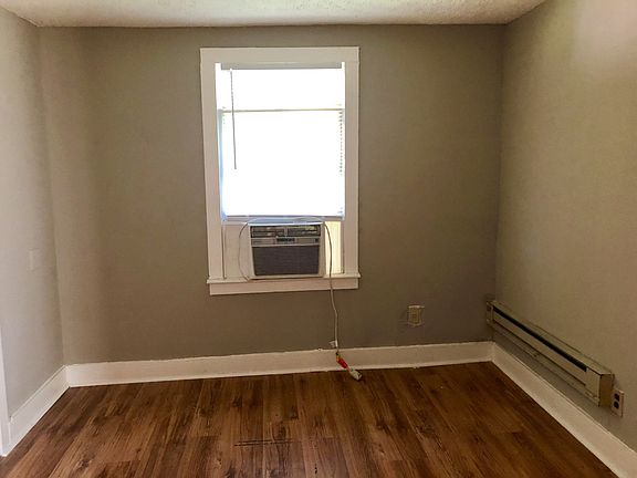 2nd image of 1342 Clay St #B