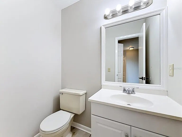 2113 NE 38th Ave — Photo 22