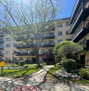 8610 Waukegan Rd UNIT 201, Morton Grove, IL, 60053