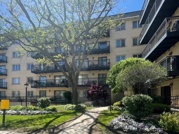 8610 Waukegan Rd Unit 201, Morton Grove, IL 60053