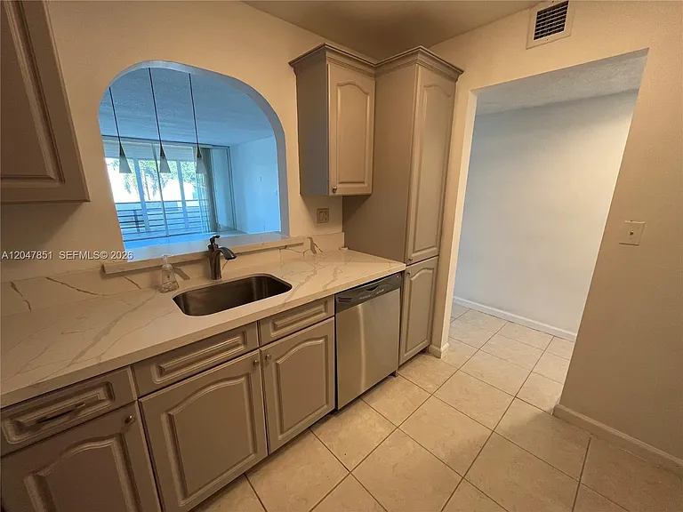 403 NW 68th Ave #206 — Photo 5