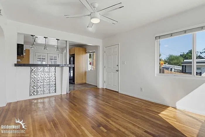 2 bed, 1.0 bath, 900 sqft, $2,800 — Photo 4
