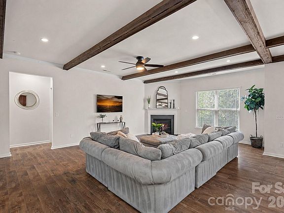 3rd image of 3995 Kestrel Ln