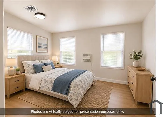1421 W 90th Pl — Photo 2