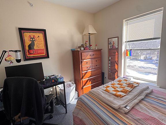 5th image of 91 E Spring St #D