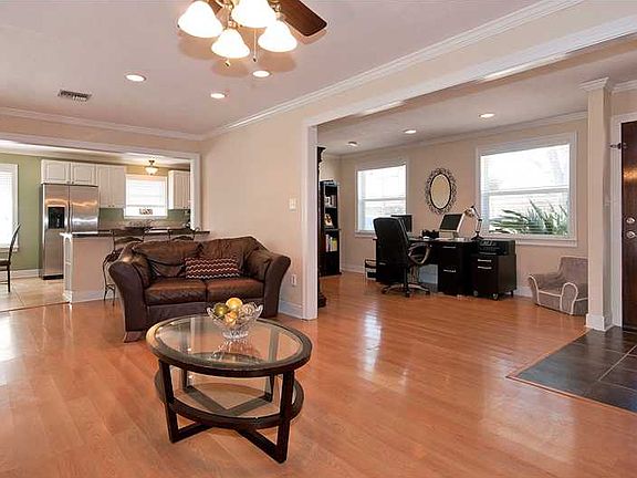 5th image of 1717 N Woodlawn Ave