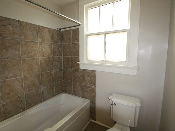 3rd image of 504-06 Adams St